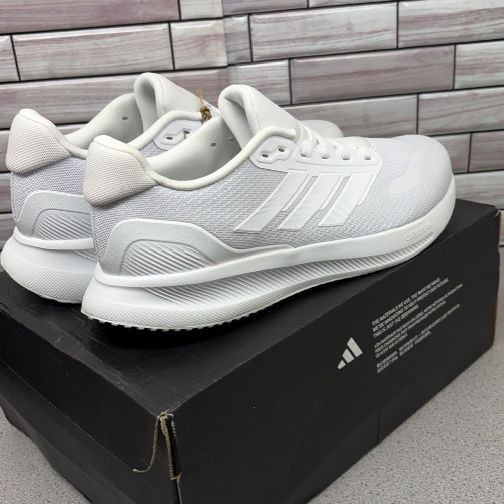 New Adidas Run Falcon 5 Men’s size 9   White Sneakers - Picture 6 of 8